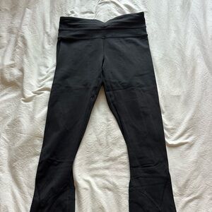 LULULEMON Capri Leggings - Black